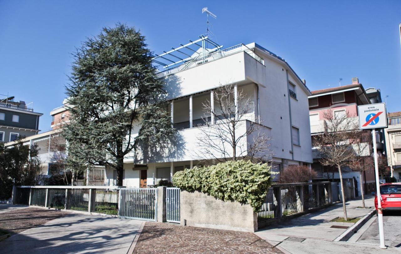 Villa Verdi Apartments Градо Экстерьер фото